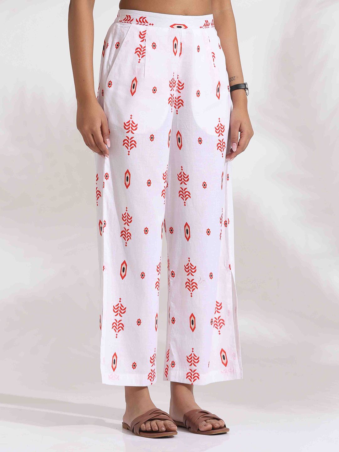 trueBrowns Ethnic Motifs Printed Pure Cotton Tie-up Top & Trousers