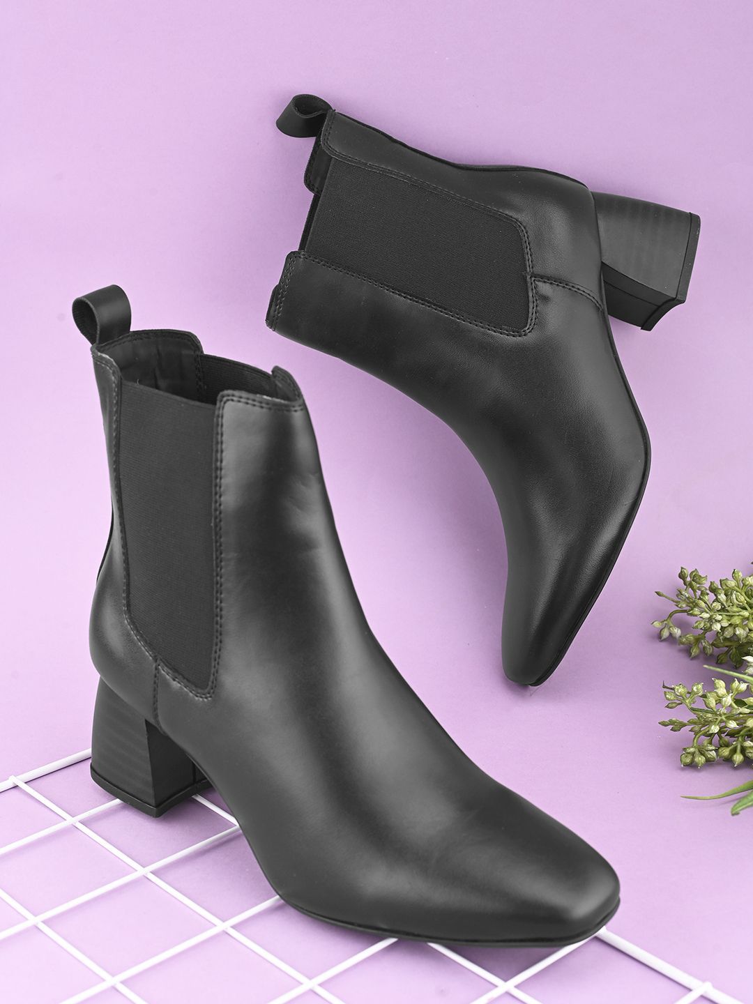 DressBerry Women Block-Heeled Chelsea Boots