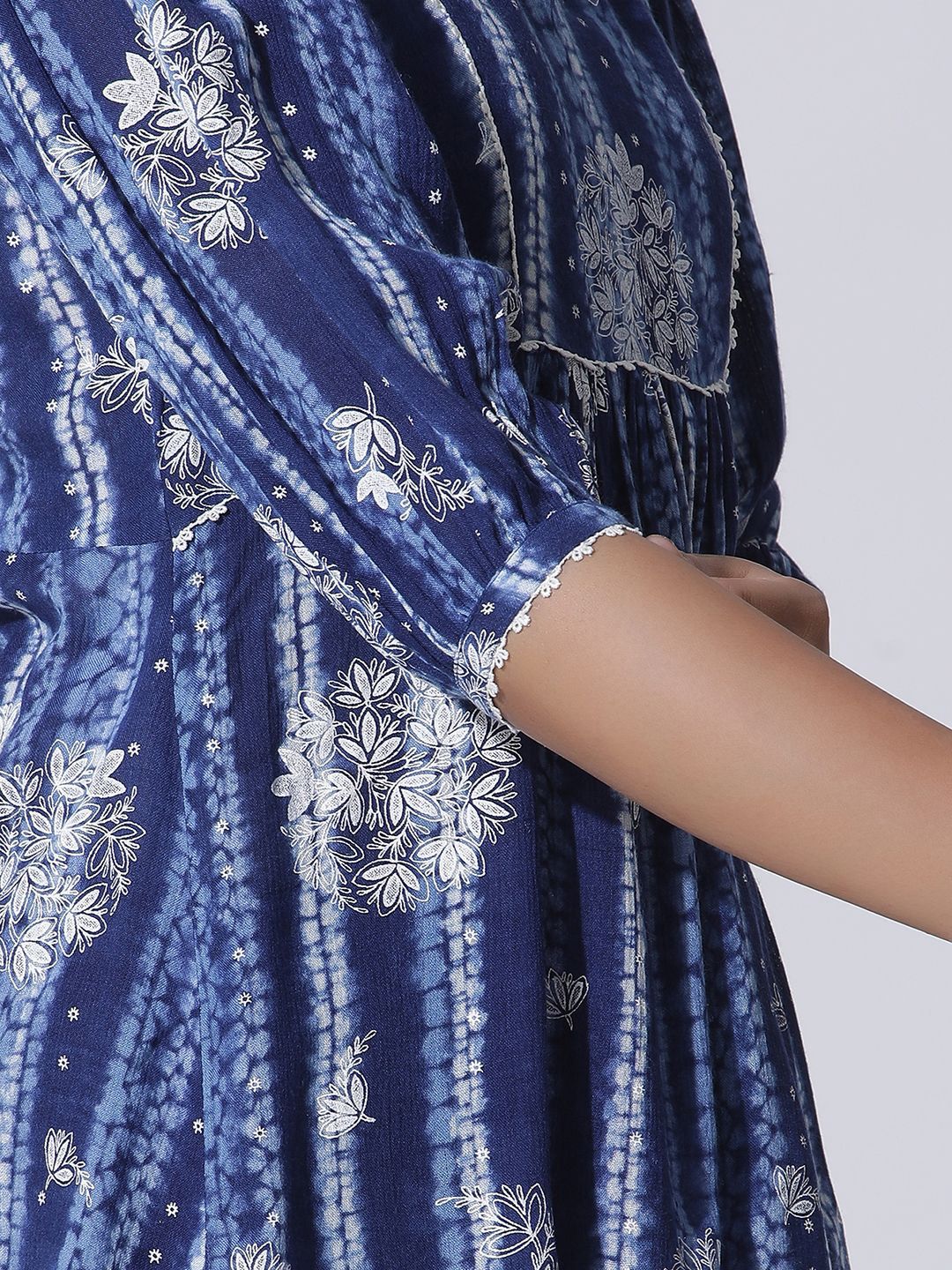 W Print Puff Sleeve Empire Top