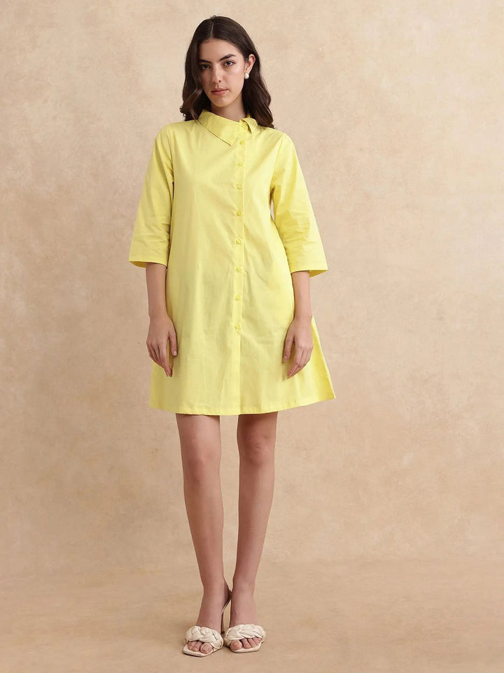 Pakaian mini baju wanita yang jarang berlaku