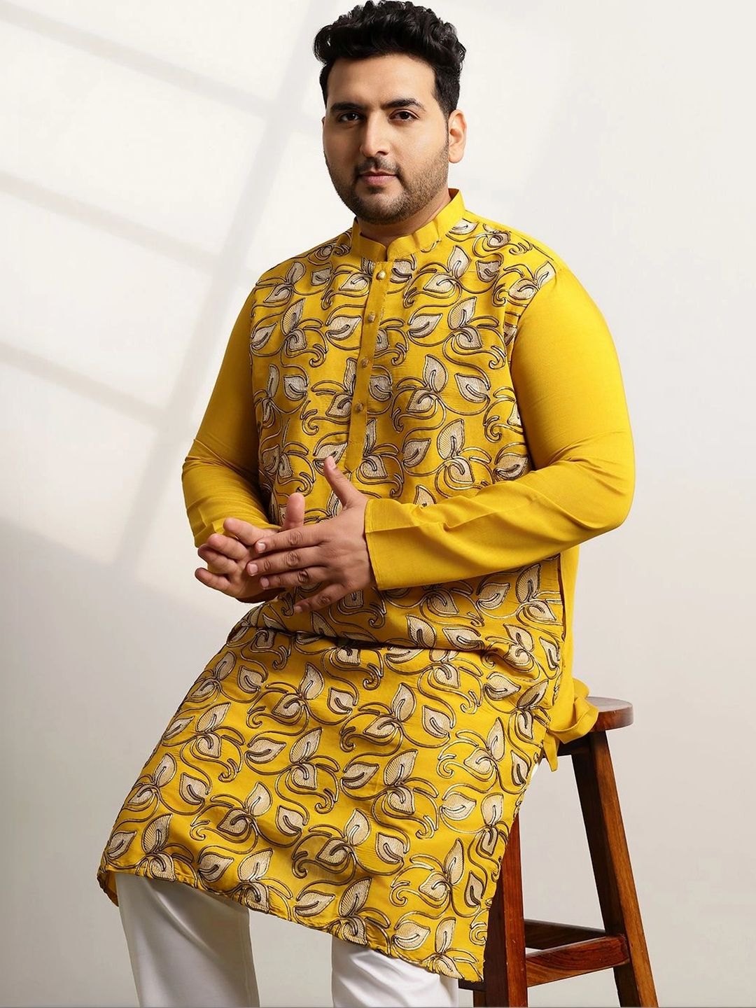 SOJANYA PLUS Men Ethnic Motifs Printed Regular Kurta with Trousers