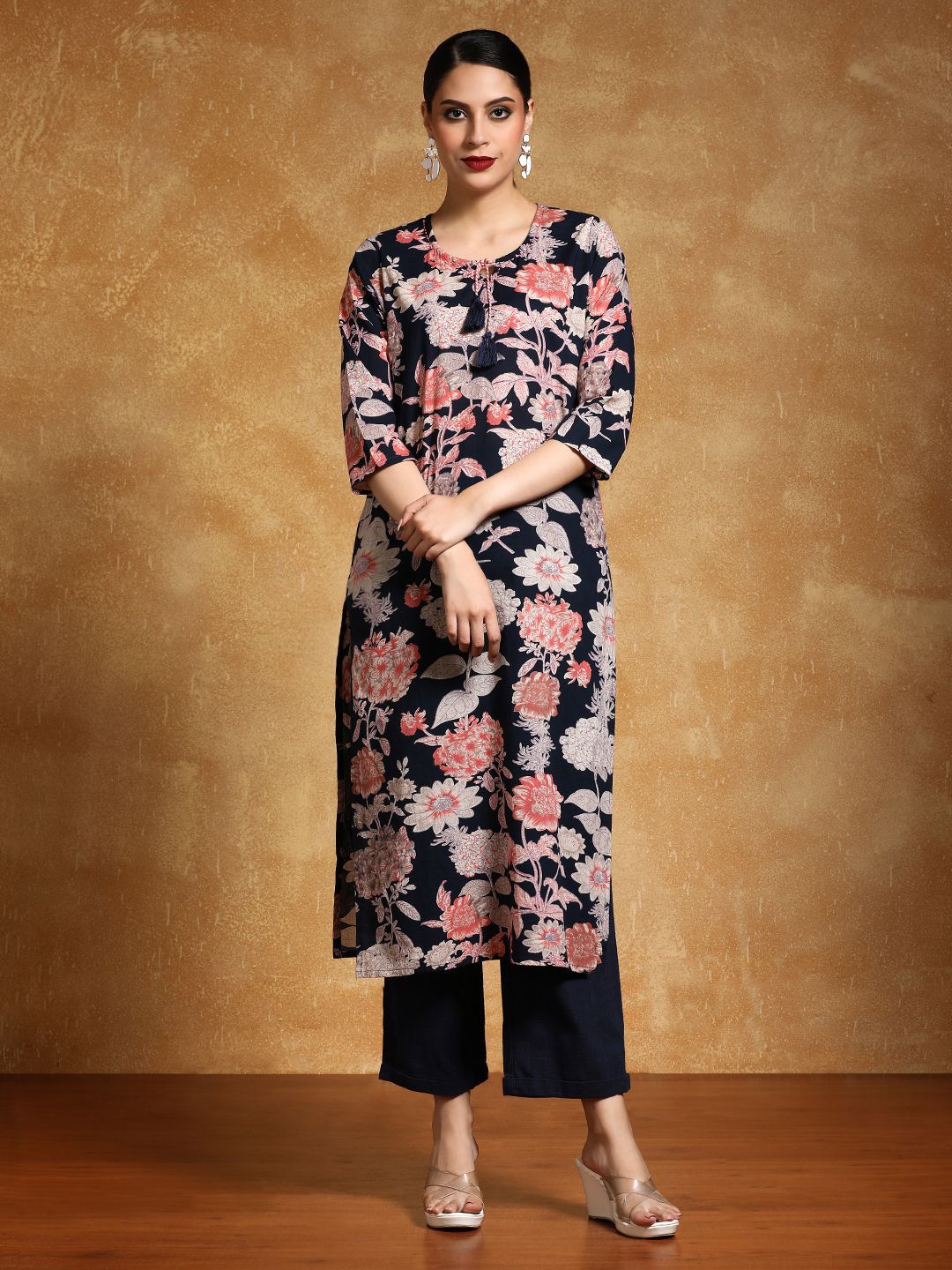 Varanga Women Floral Printed Floral Kurta