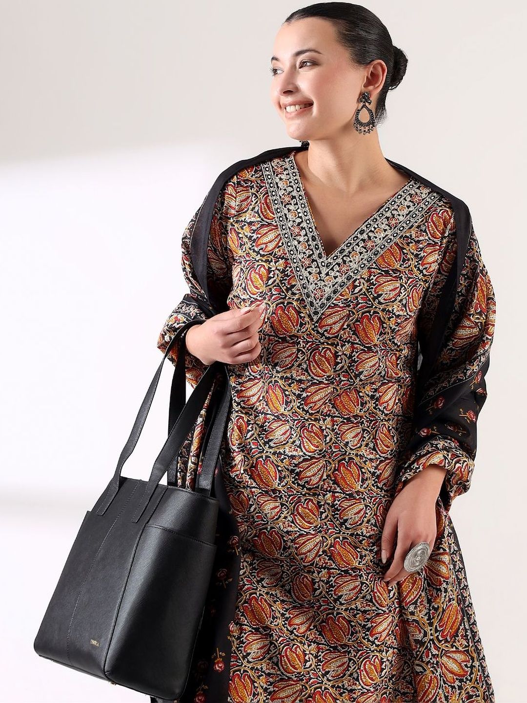 Motif Etnik Wanita Mamicha Bercetak Benang Biasa Kurta Kerja dengan Seluar & Dengan Dupatta