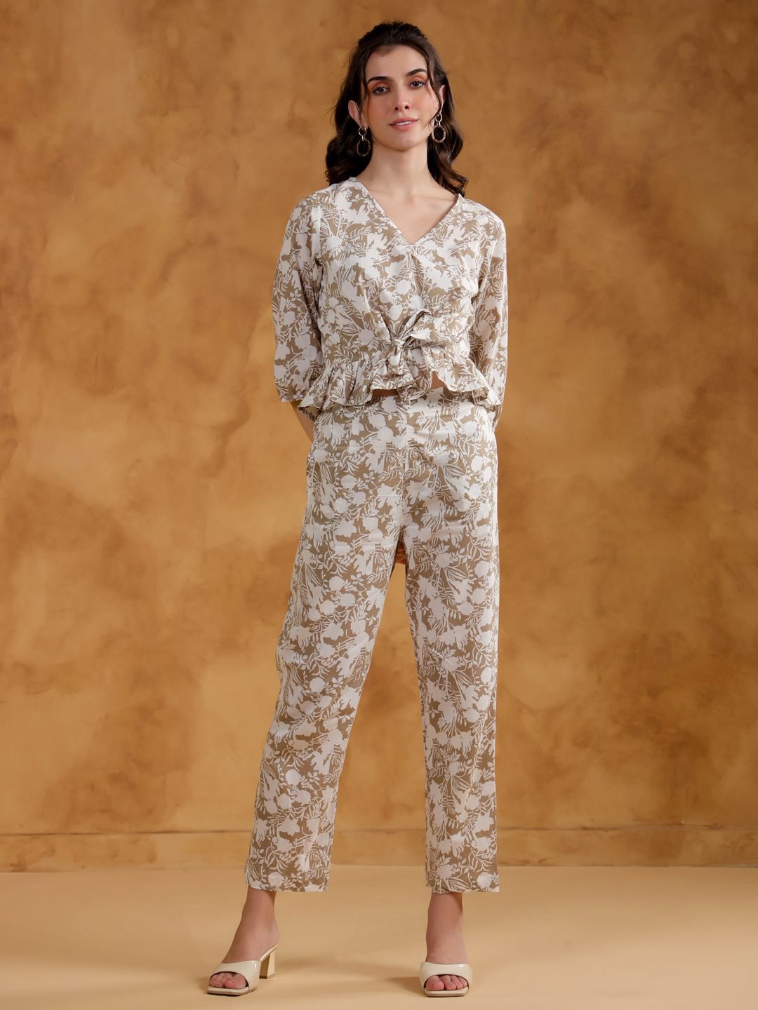 Sanskrutihomes Beige Color V-Neck Printed Pure Cotton Co-Ords Set