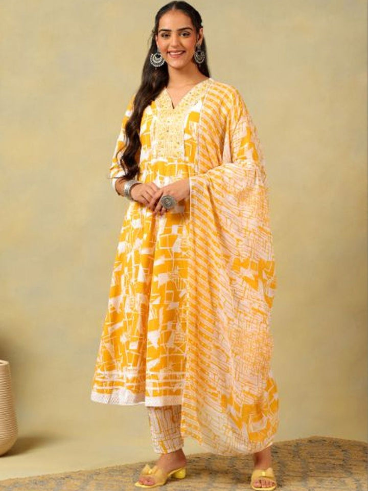 Mamicha Women Printed Regular Thread Work Pure Cotton Kurta with Trousers & With Dupatta