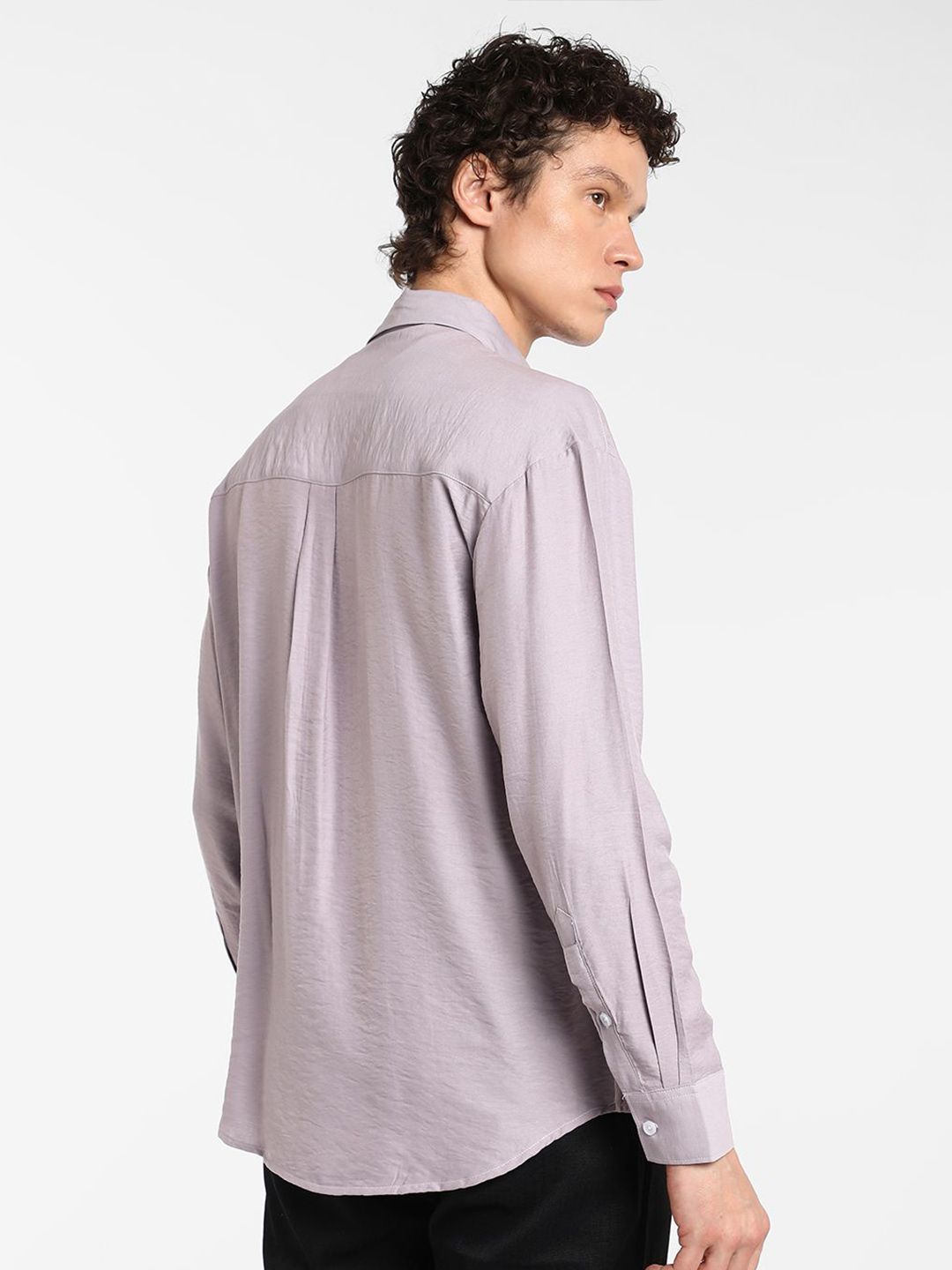 Campus Sutra Men Comfort Spread Collar Solid Casual Shirt