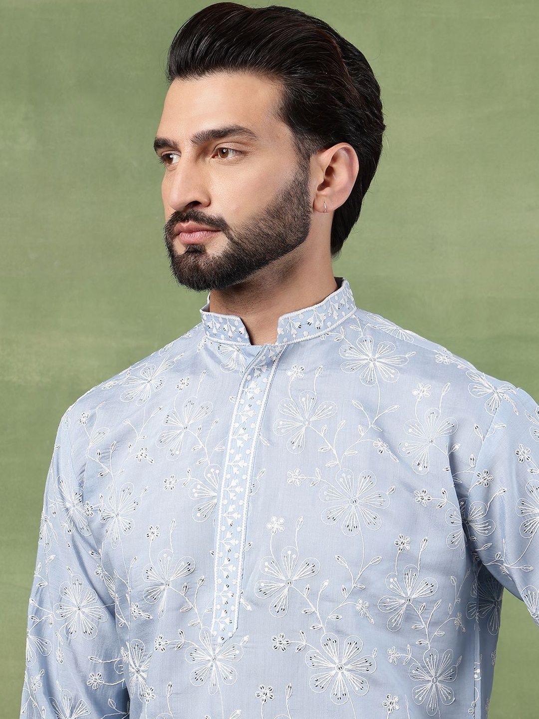 SOJANYA Men Floral Embroidered Thread Work Kurta