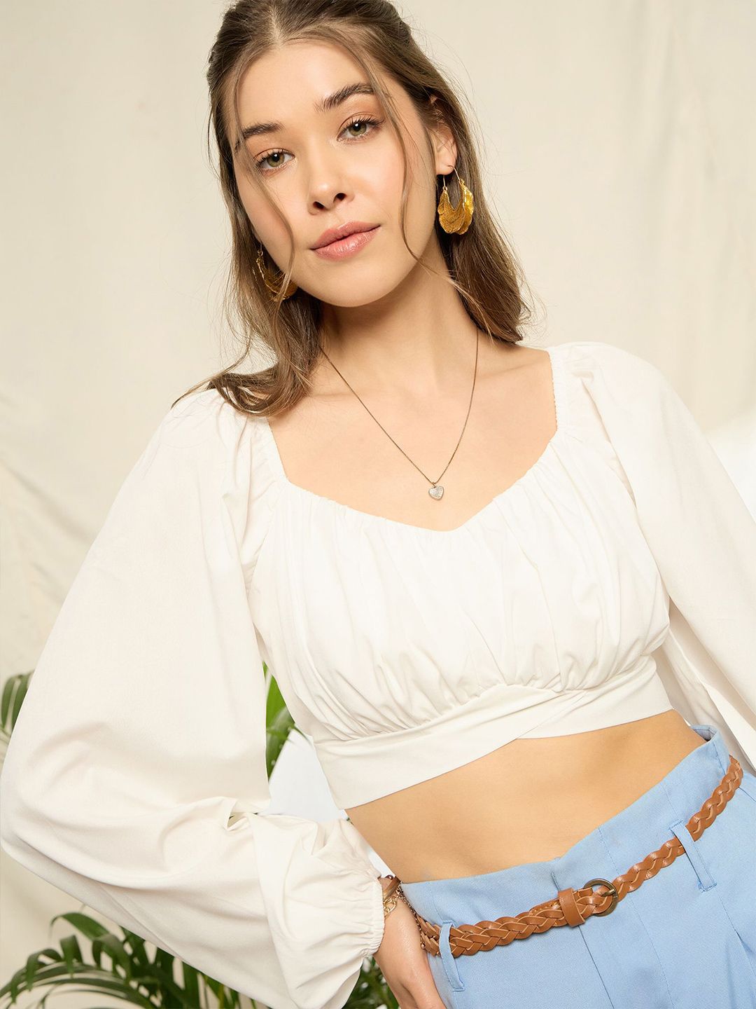 Berrylush Sweetheart Neck Bishop Sleeves Styled Back Crop Top