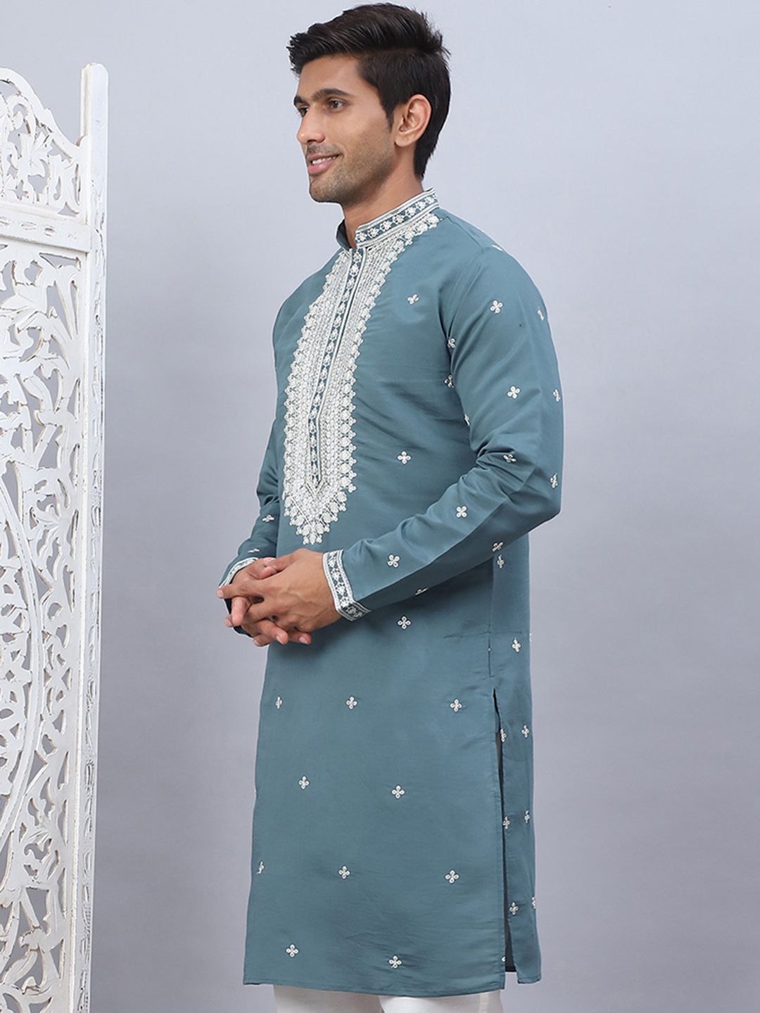Jompers Floral Sequins Embroidered Mandarin Collar Straight Kurta
