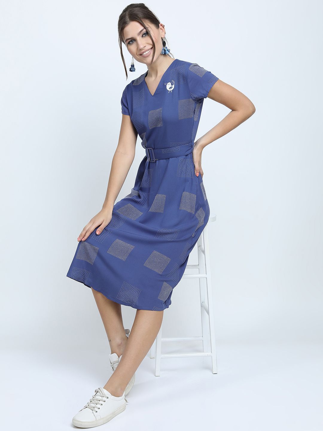 Vishudh Women Abstract Print A-Line Midi Dress Comes with a belt