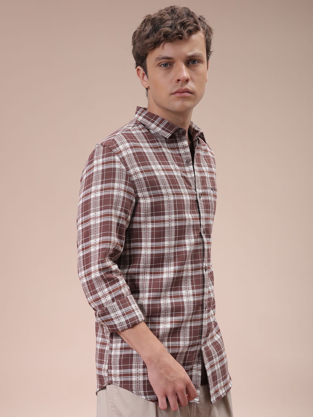 The Indian Garage Co Men Cutaway Collar Checked Cotton Slim Fit Casual Shirt