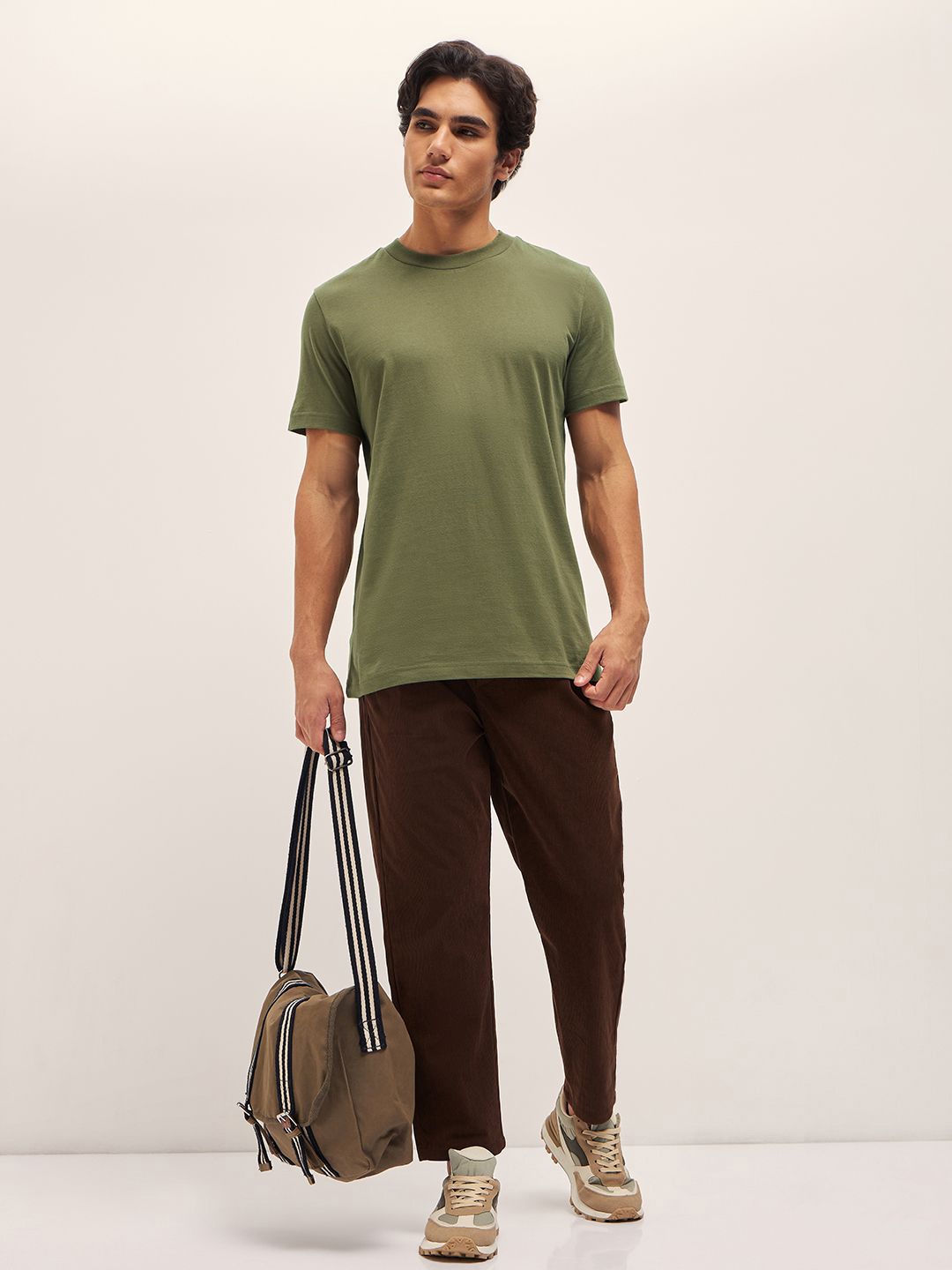 THE BEAR HOUSE Men Solid Round Neck T-Shirt