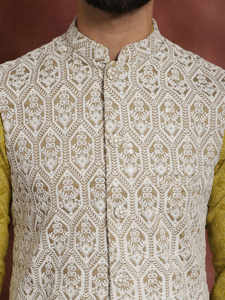 Motif Etnik Hijau Anouk Bersulam Kurta Lurus Dengan Jaket Churidar & Nehru