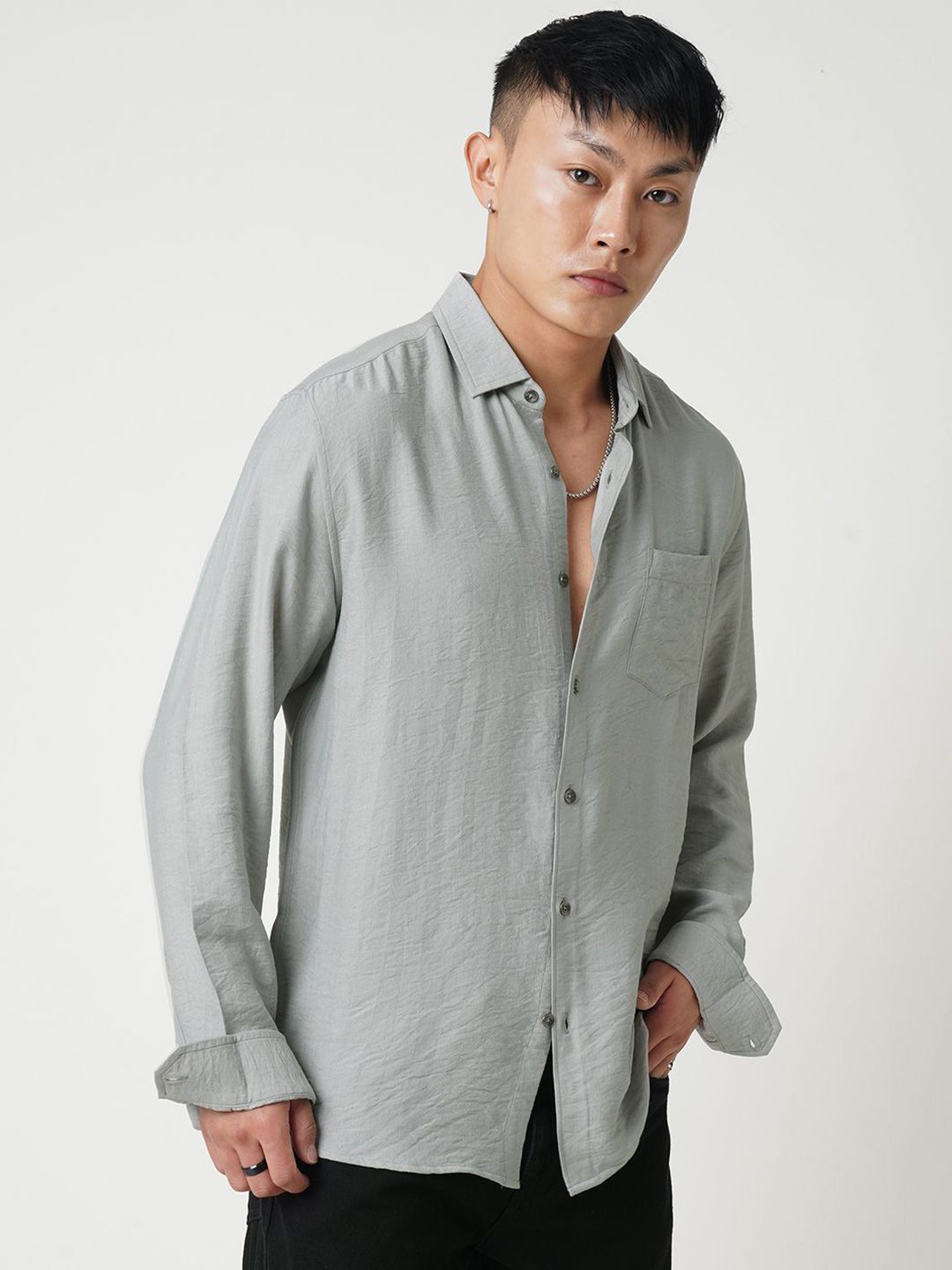 VASTRADO Men Classic Spread Collar Solid Slim Fit Casual Shirt