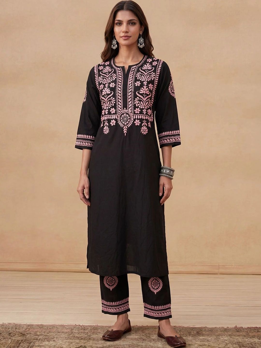 Rumah Chikankari Kurta Chikankari Biasa Wanita dengan Seluar