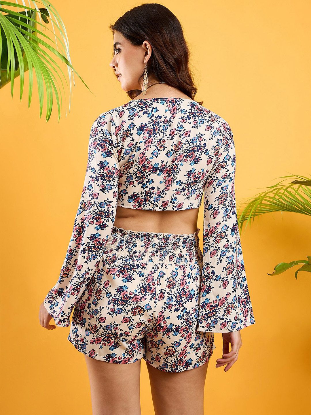 Berrylush Floral Printed Long Sleeves Crop Top With Shorts Co-Ords Set