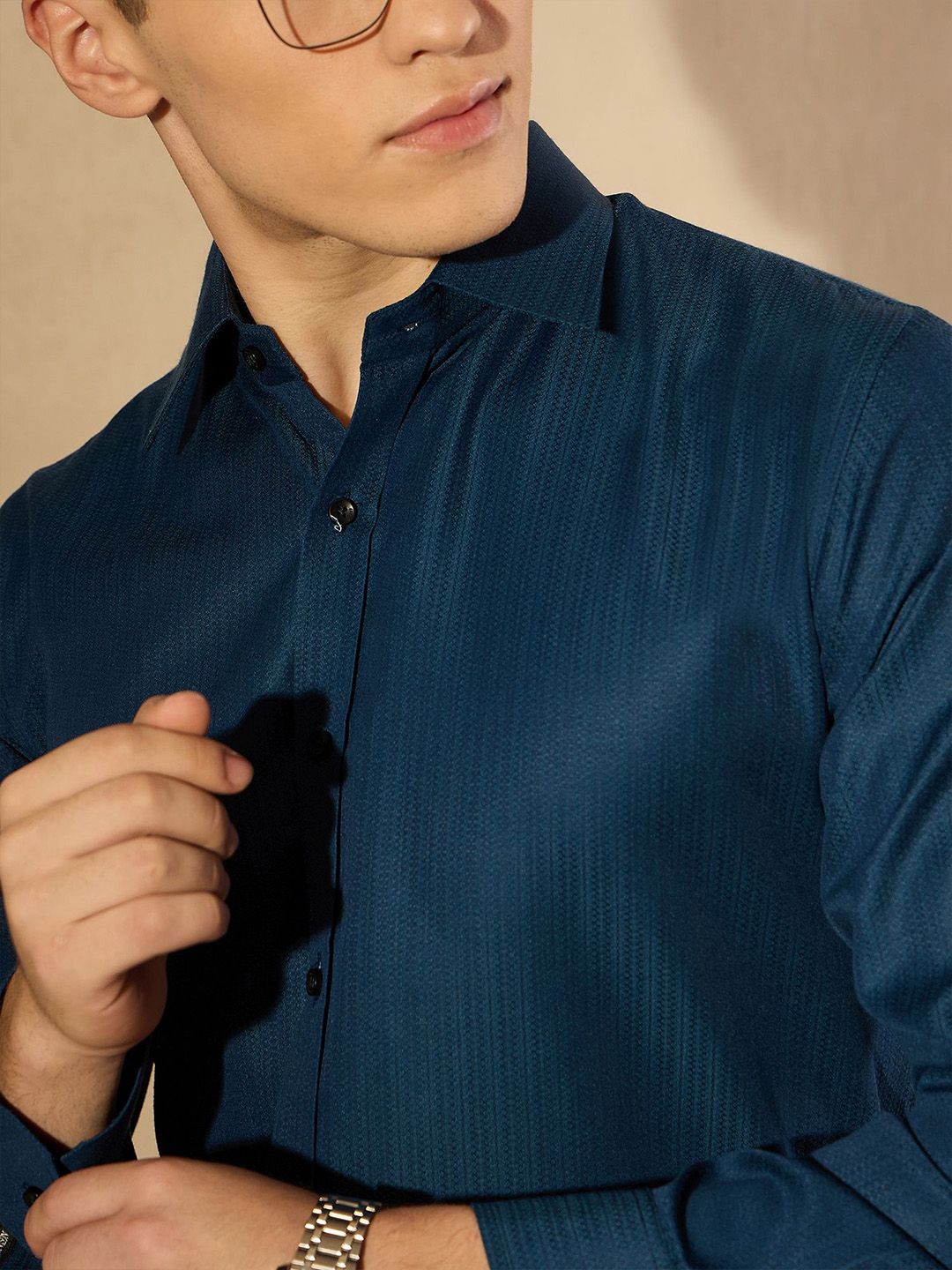 DENNISON Men Smart Spread Collar Tartan Checks Solid Casual Shirt