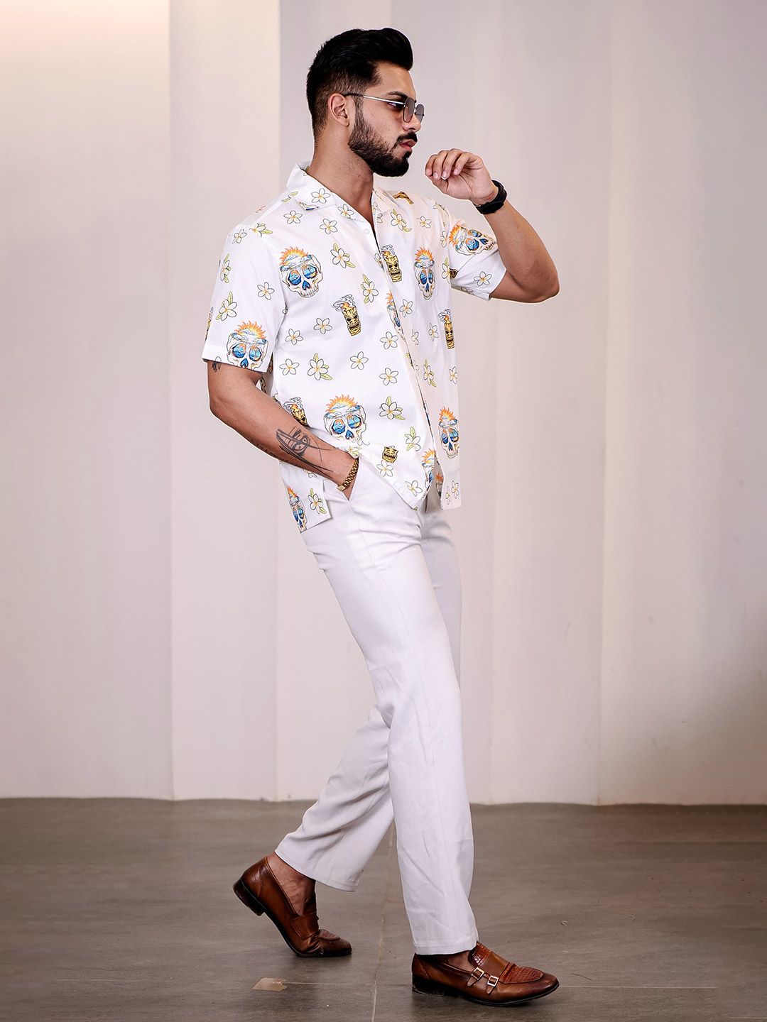 Eszett Floral Printed Spread Collar Baju Kapas Lengan Pendek