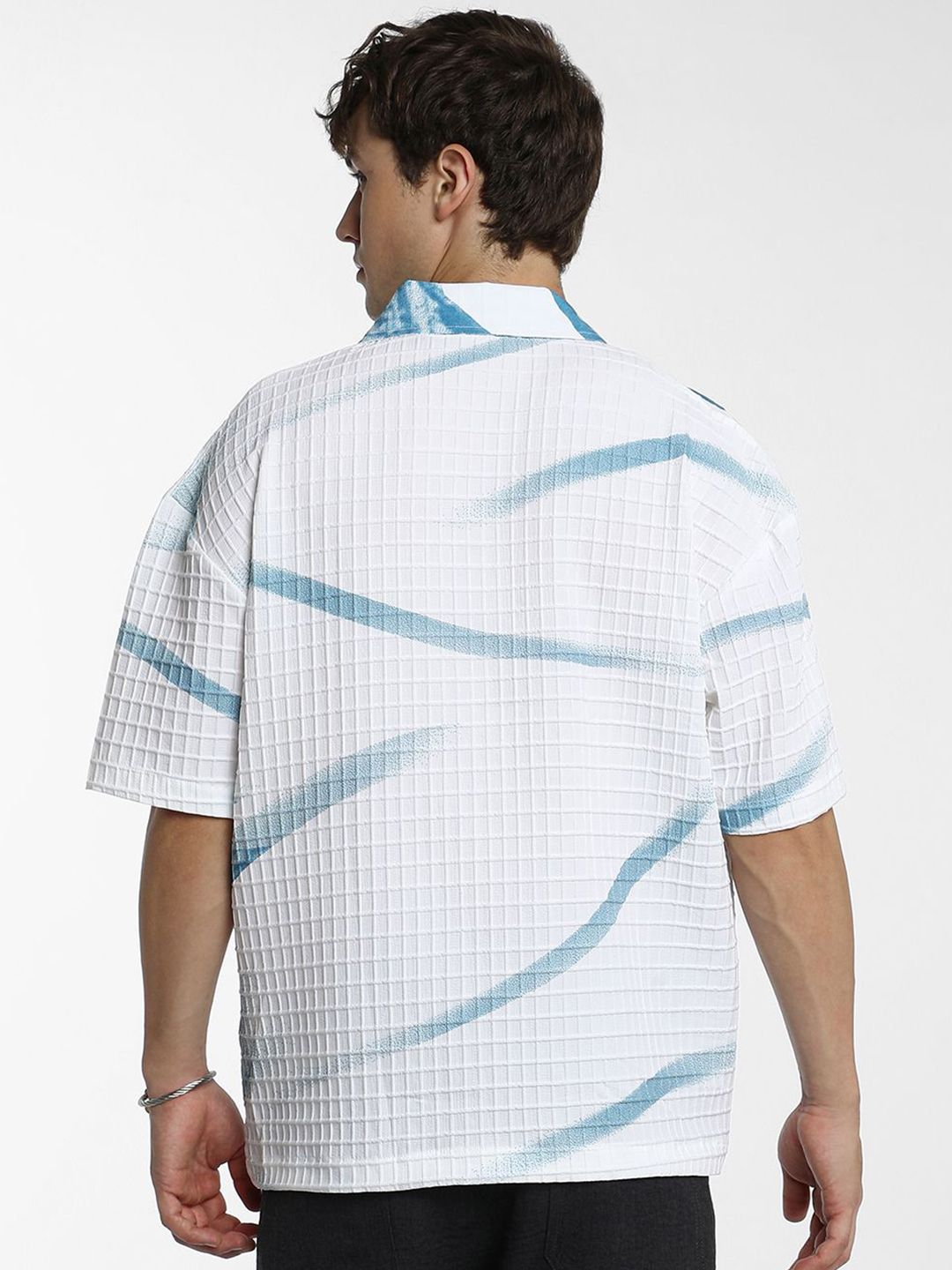 Campus Sutra Men Comfort Cuban Collar Graphic Printed  Oversized Casual Shirt