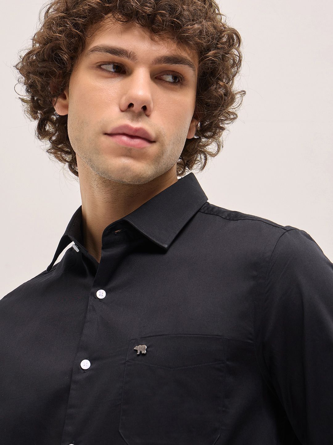 THE BEAR HOUSE Men Spread Collar Solid Cotton Tailored Fit Formal Shirt