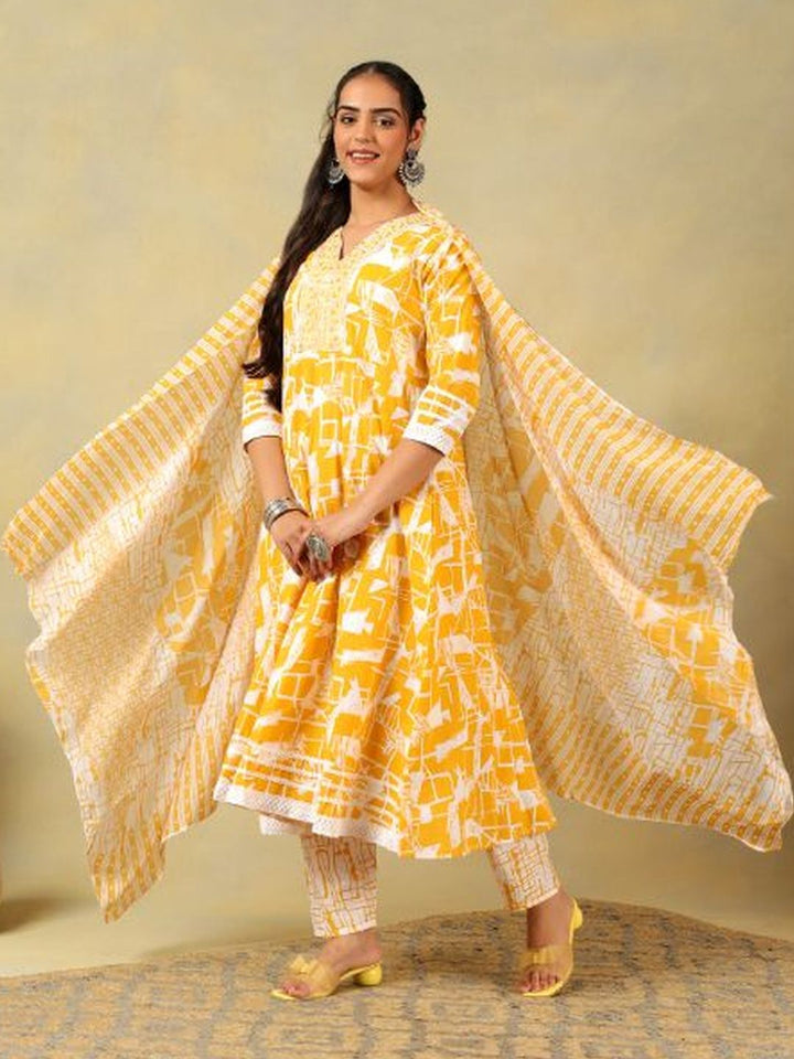 Mamicha Women Printed Regular Thread Work Pure Cotton Kurta with Trousers & With Dupatta