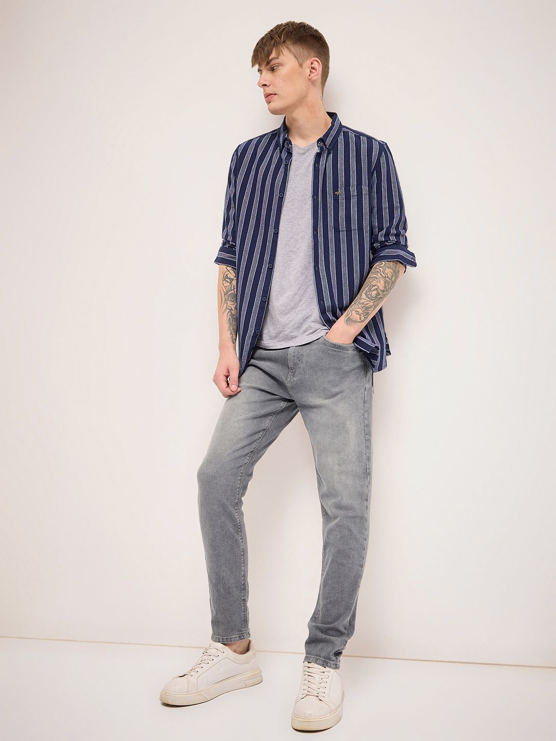 THE BEAR HOUSE Men Slim Fit Light Fade Jeans