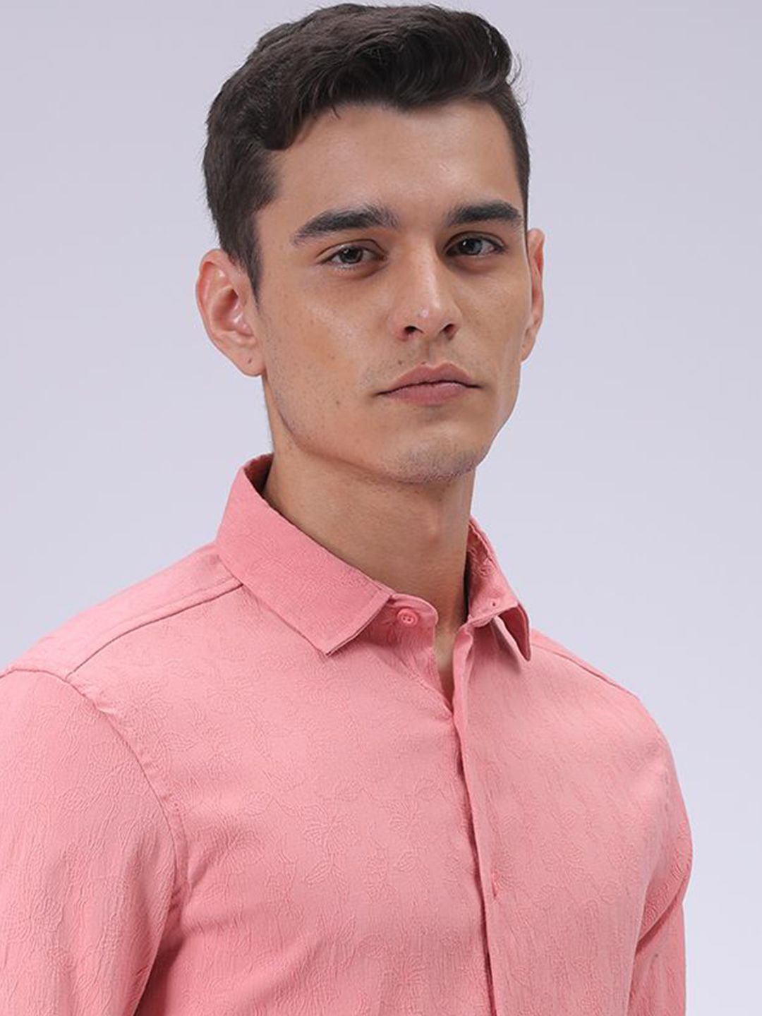 The Indian Garage Co Men Slim Fit Textured Jacquard Resortwear Shirt