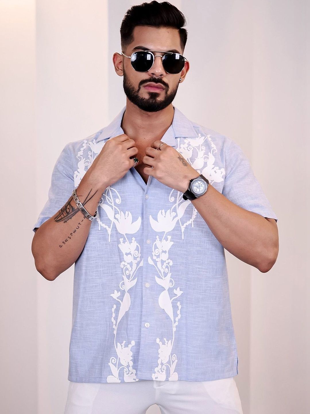 Eszett Floral Printed Short Sleeves Spread Collar Pure Cotton Regular Fit Casual Shirt