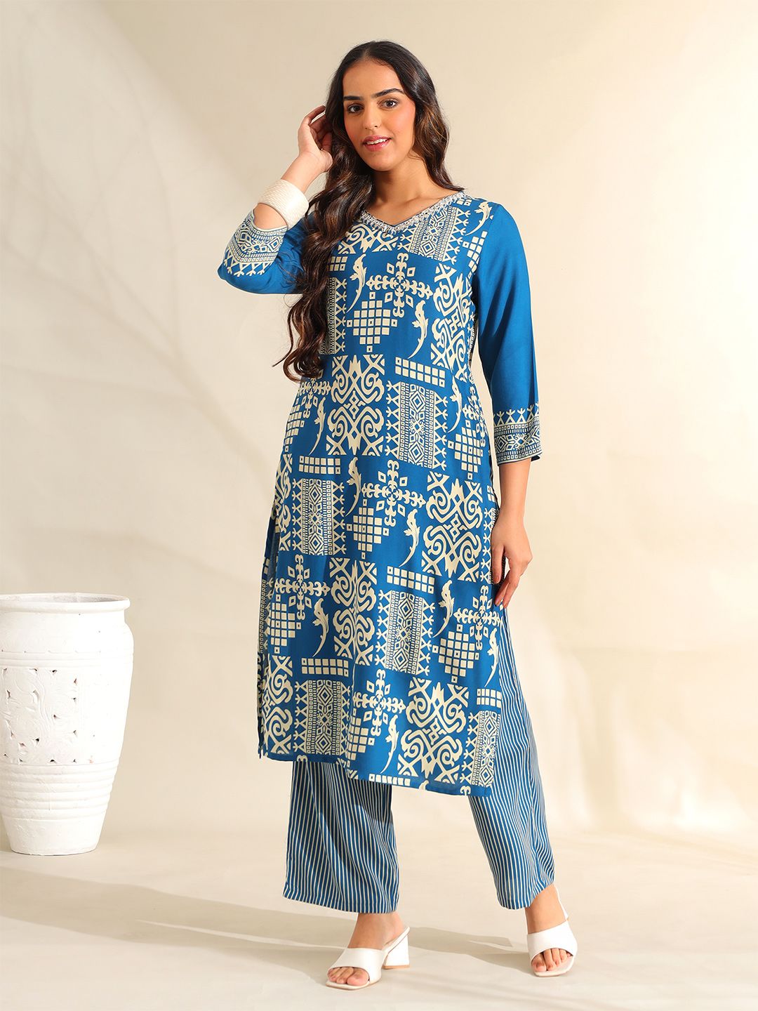 Mamicha Women Ethnic Motifs Printed Regular Thread Work Pure Cotton Kurta with Palazzos
