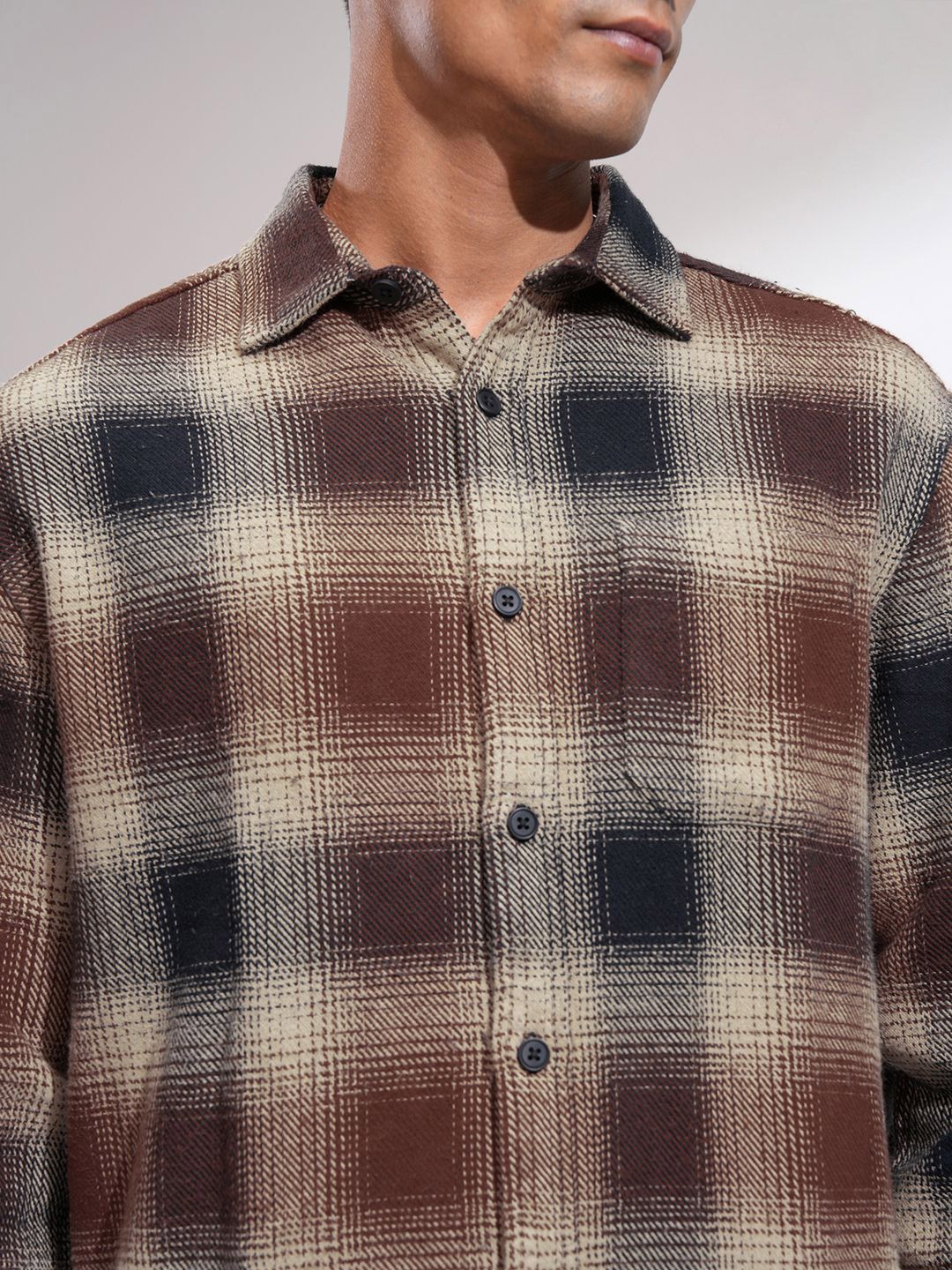 HIGHLANDER Men Comfort Relaxed Fit Cutaway Collar Checked Cotton Casual Shirt