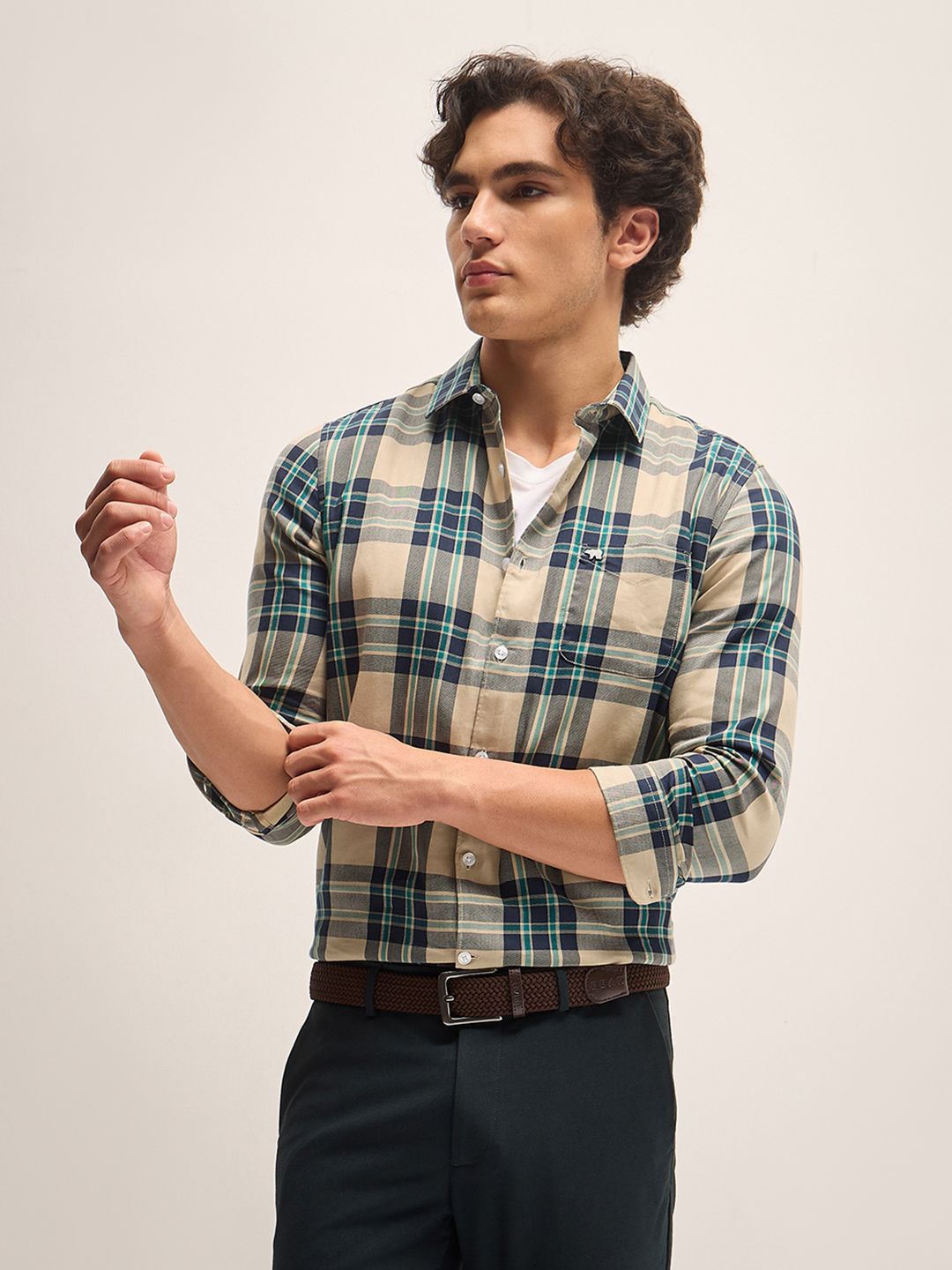 THE BEAR HOUSE Men Slim Fit Tartan Checks Casual Shirt