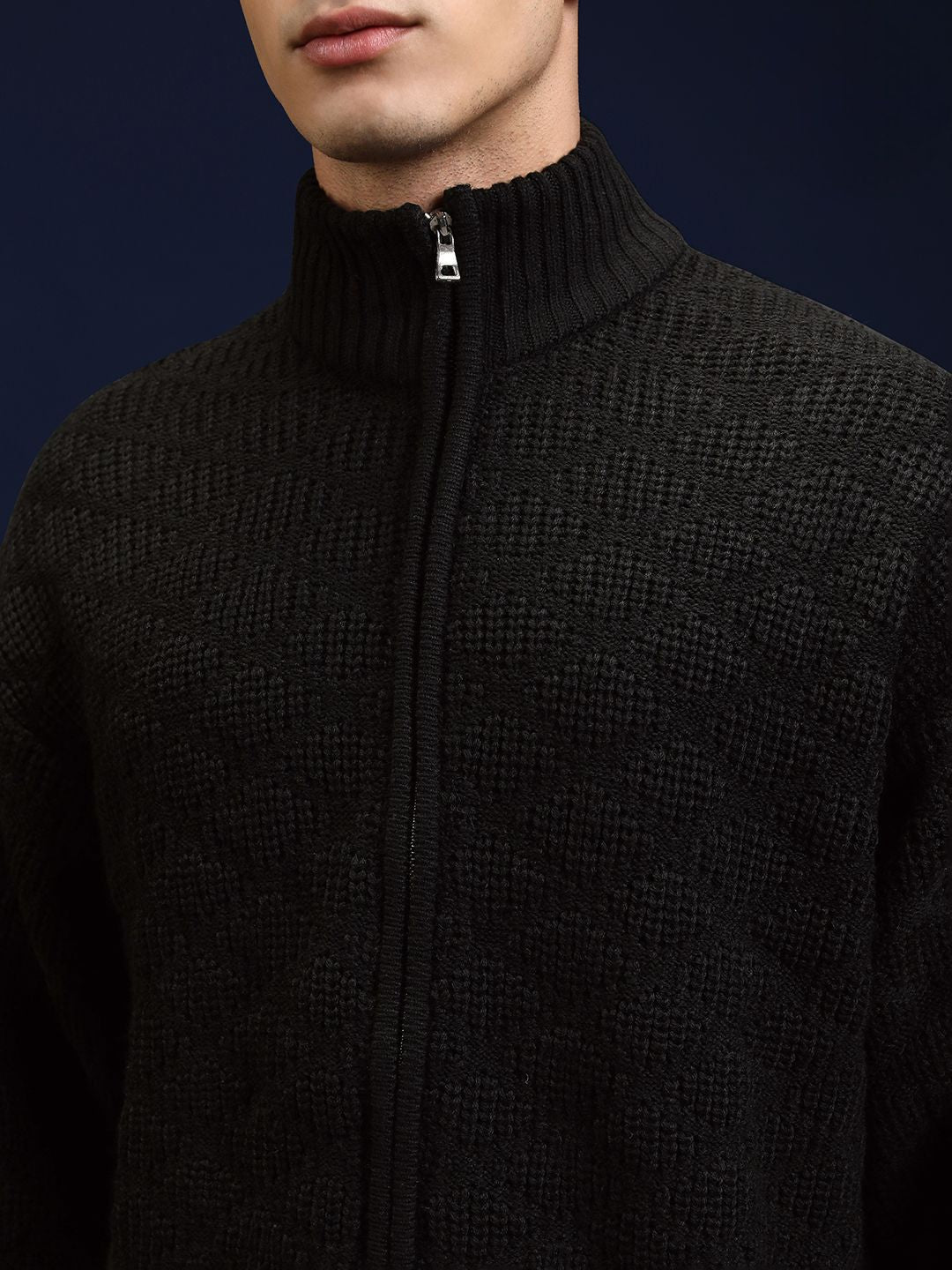 HIGHLANDER Men Cable Knit with Zip Detail Detail