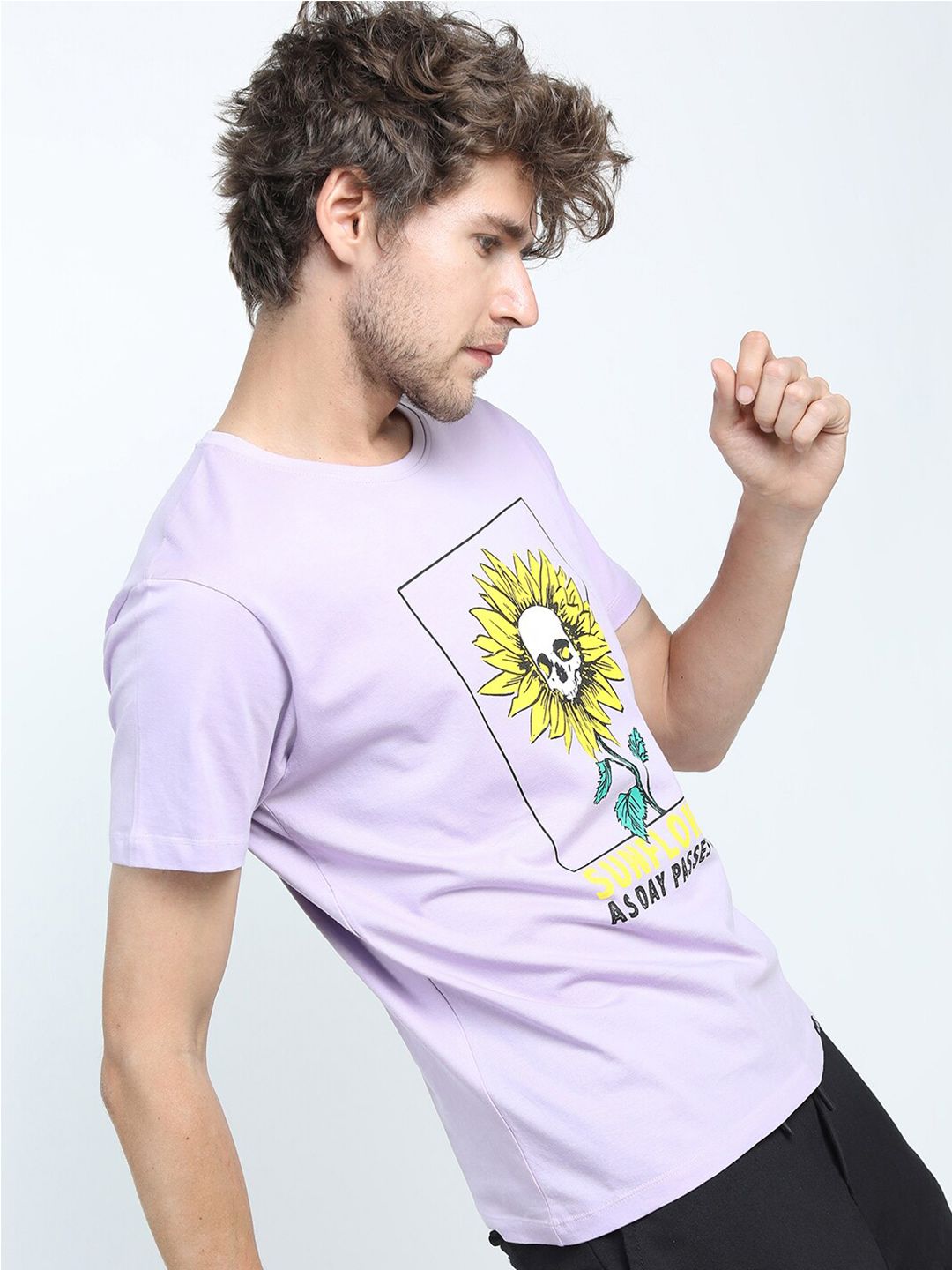 HIGHLANDER Men Lavender & Yellow Printed Slim Fit T-shirt