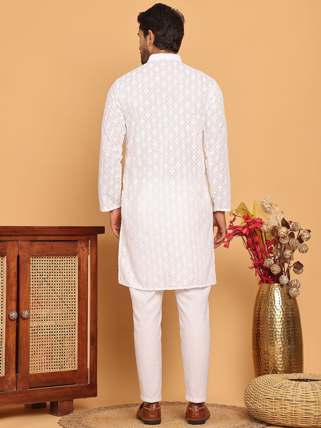 Jompers Floral Embroidered Mandarin Collar Chikankari Pure Cotton Kurta With Pyjama