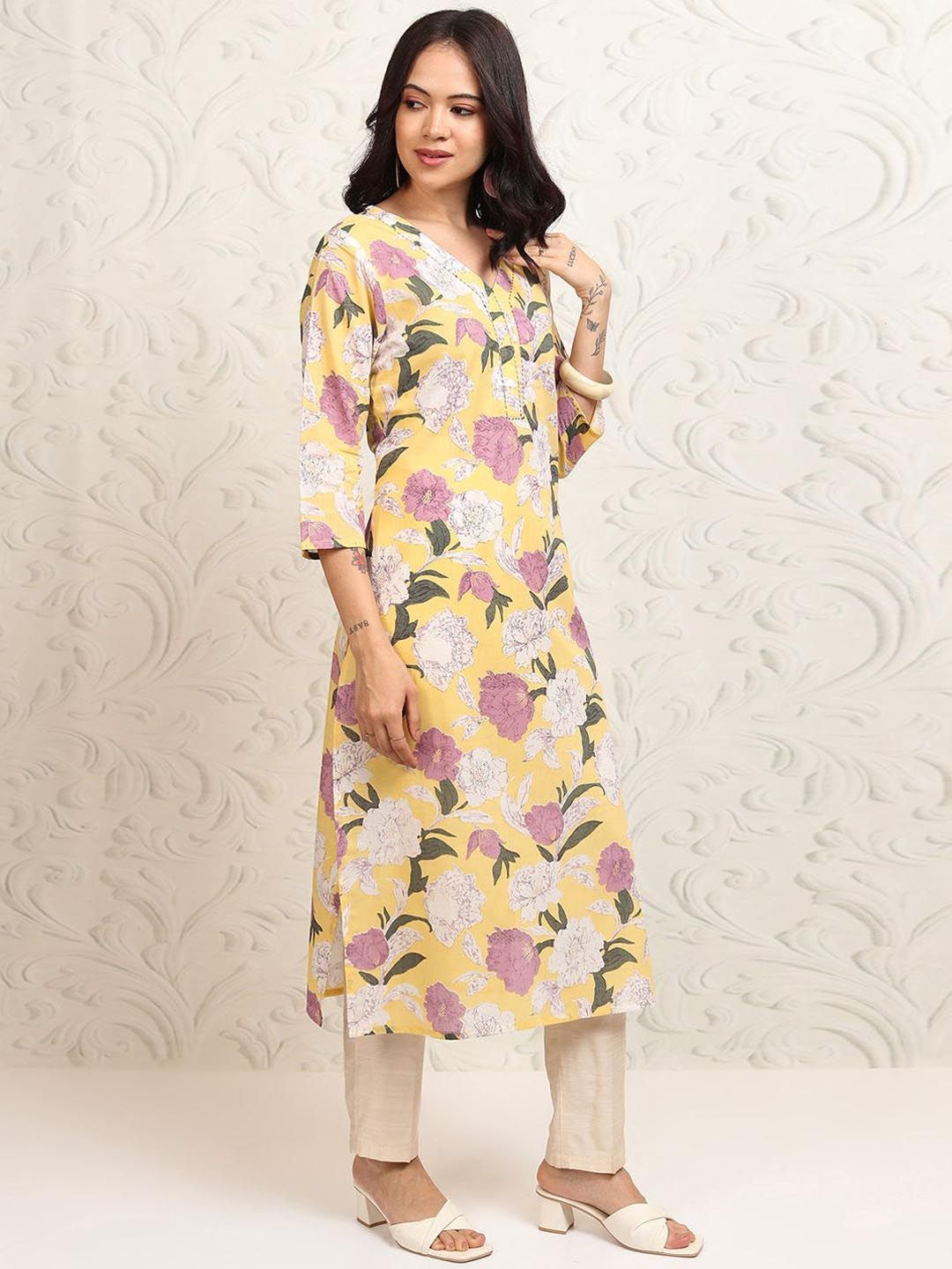 Vishudh Women Floral Printed Sequinned Kurta
