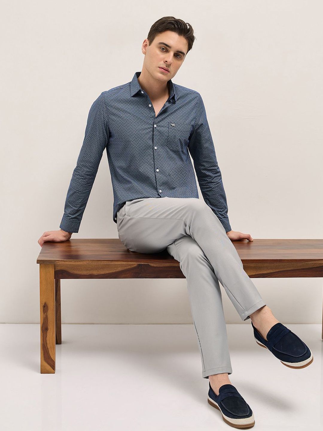 THE BEAR HOUSE Men Spread Collar Geometric Printed Cotton Tailored Fit Formal Shirt