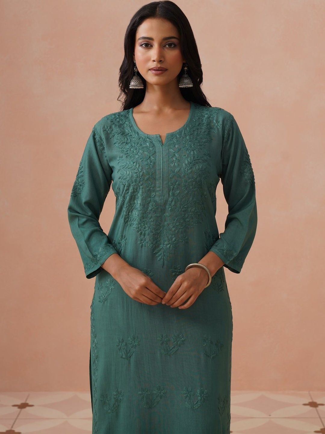 Rumah Chikankari Kurta Chikankari Biasa Wanita dengan Seluar