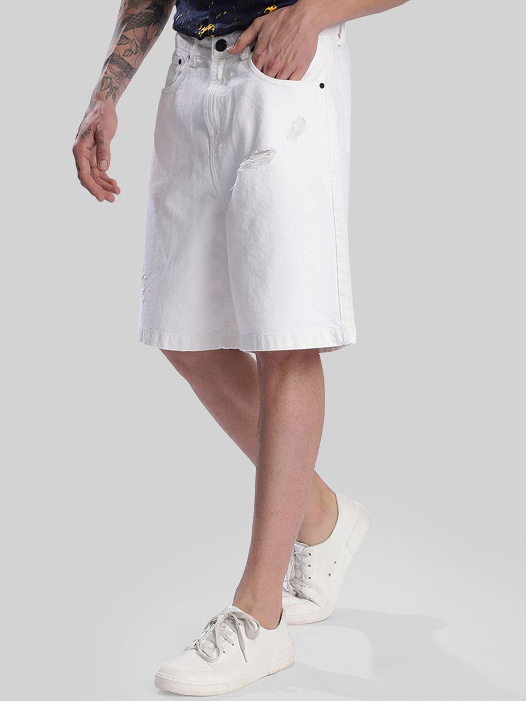 Bene Kleed Men Baggy Fit Distressed Denim Shorts