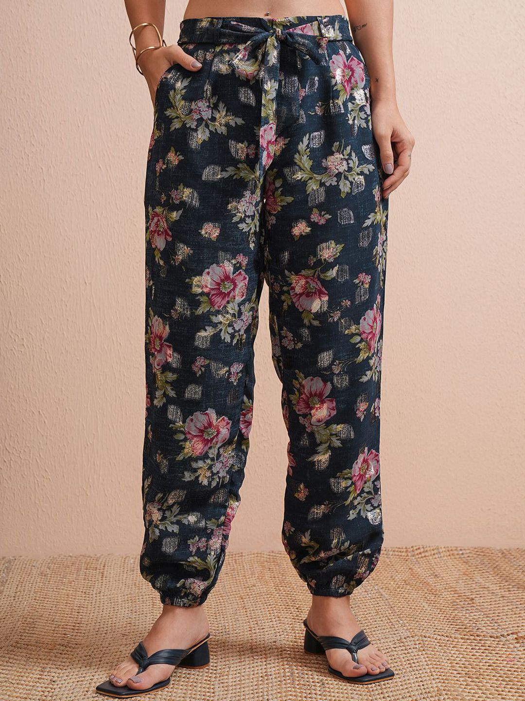Vishudh Women Printed Top With Joggers Co-Ords