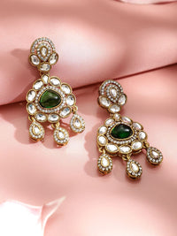 Rubans 22K Emas Emerald Green & White Kundan dan Zirkonia Candelier Anting-anting