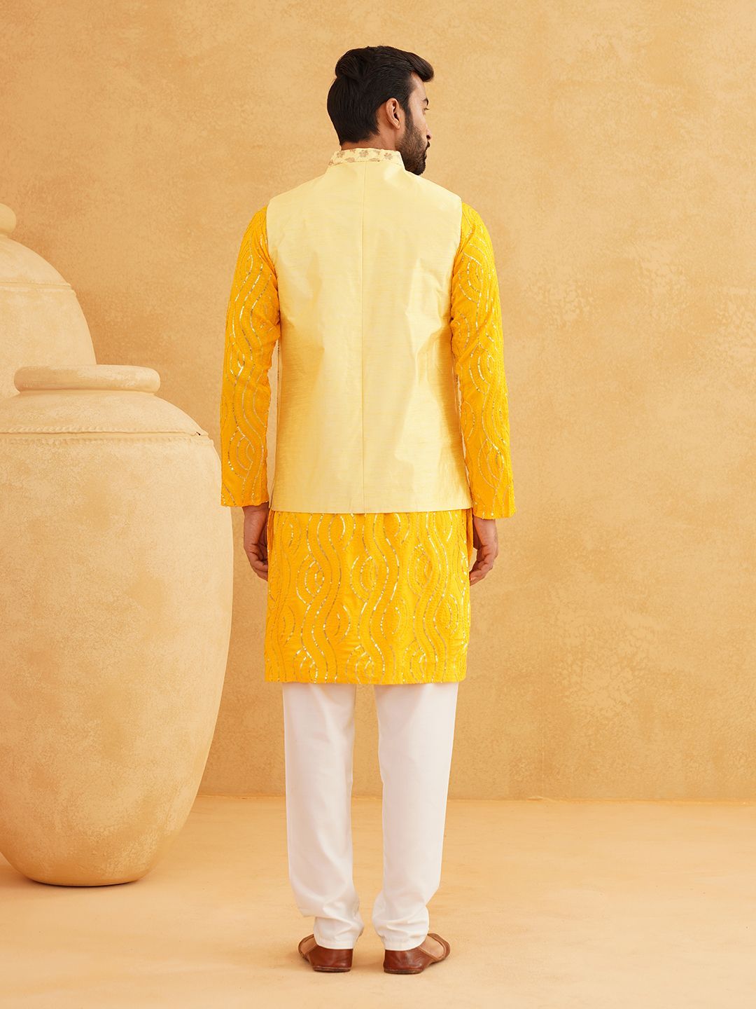 SOJANYA Kurta Kapas Tulen Kolar Labuci Leheriya Dengan Jaket Churidar Dan Nehru