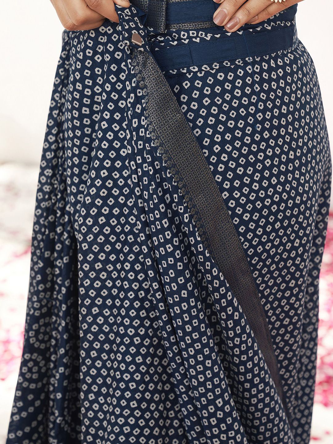 Tikhi Imli Bandhani Printed Zari Polycotton Saree