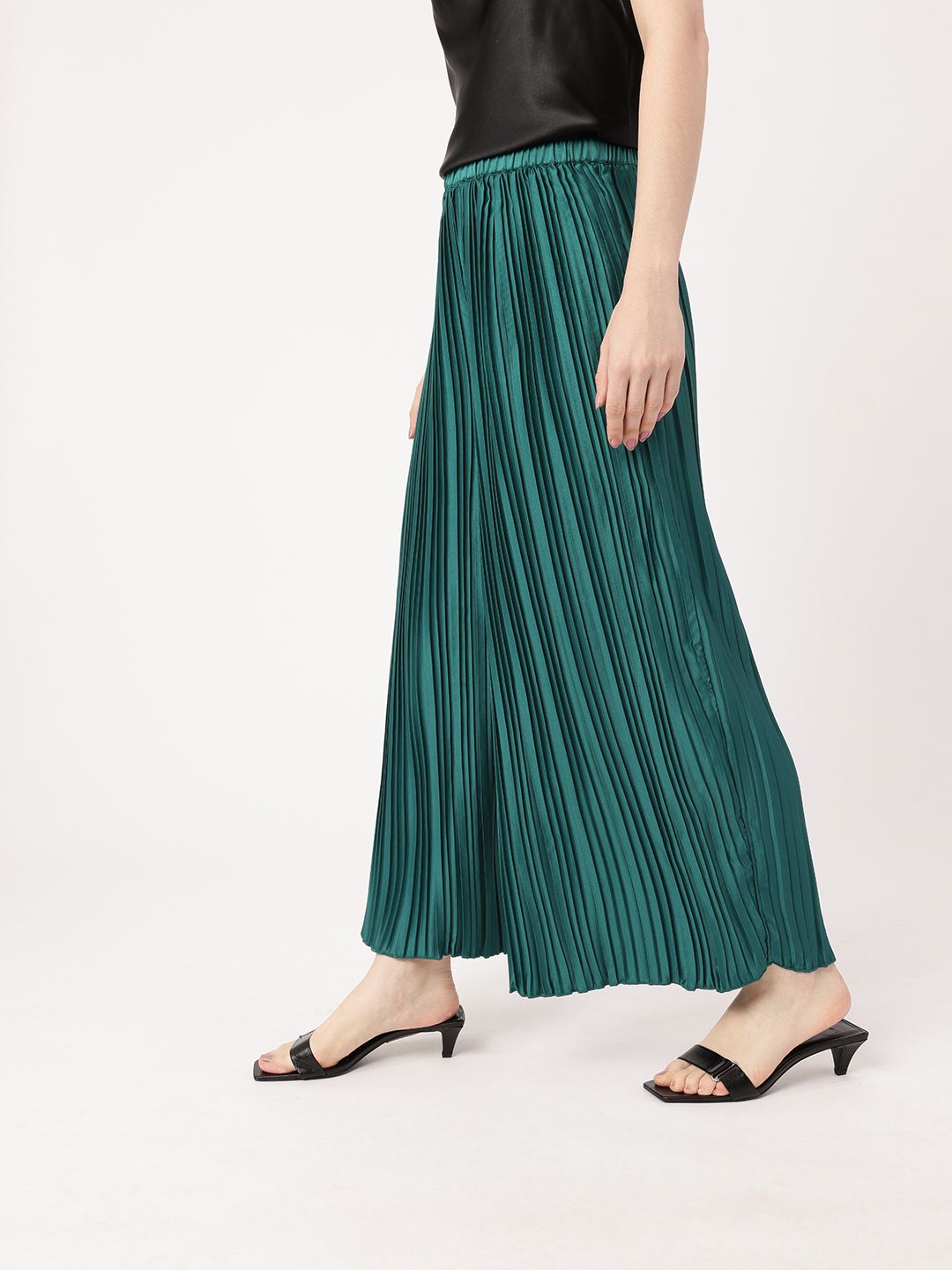 DressBerry Women City Glamour Accordion Pleats Wide Leg Trousers