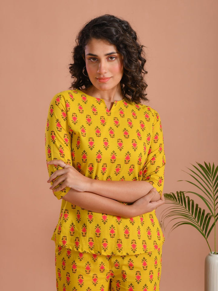SANSKRUTIHOMES Women Floral Printed Pure Cotton Night Suit