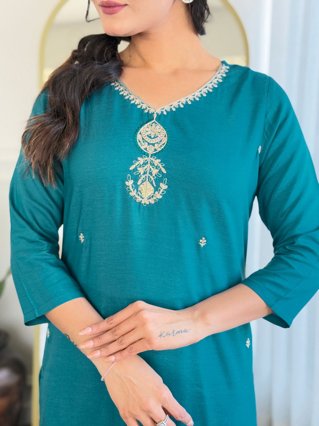 KALINI Women Floral Embroidered Zari Straight Kurta With Trousers & Dupatta