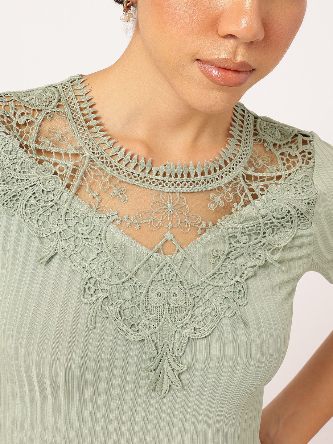 DressBerry Dazzling Diva Ribbed Lacey Top