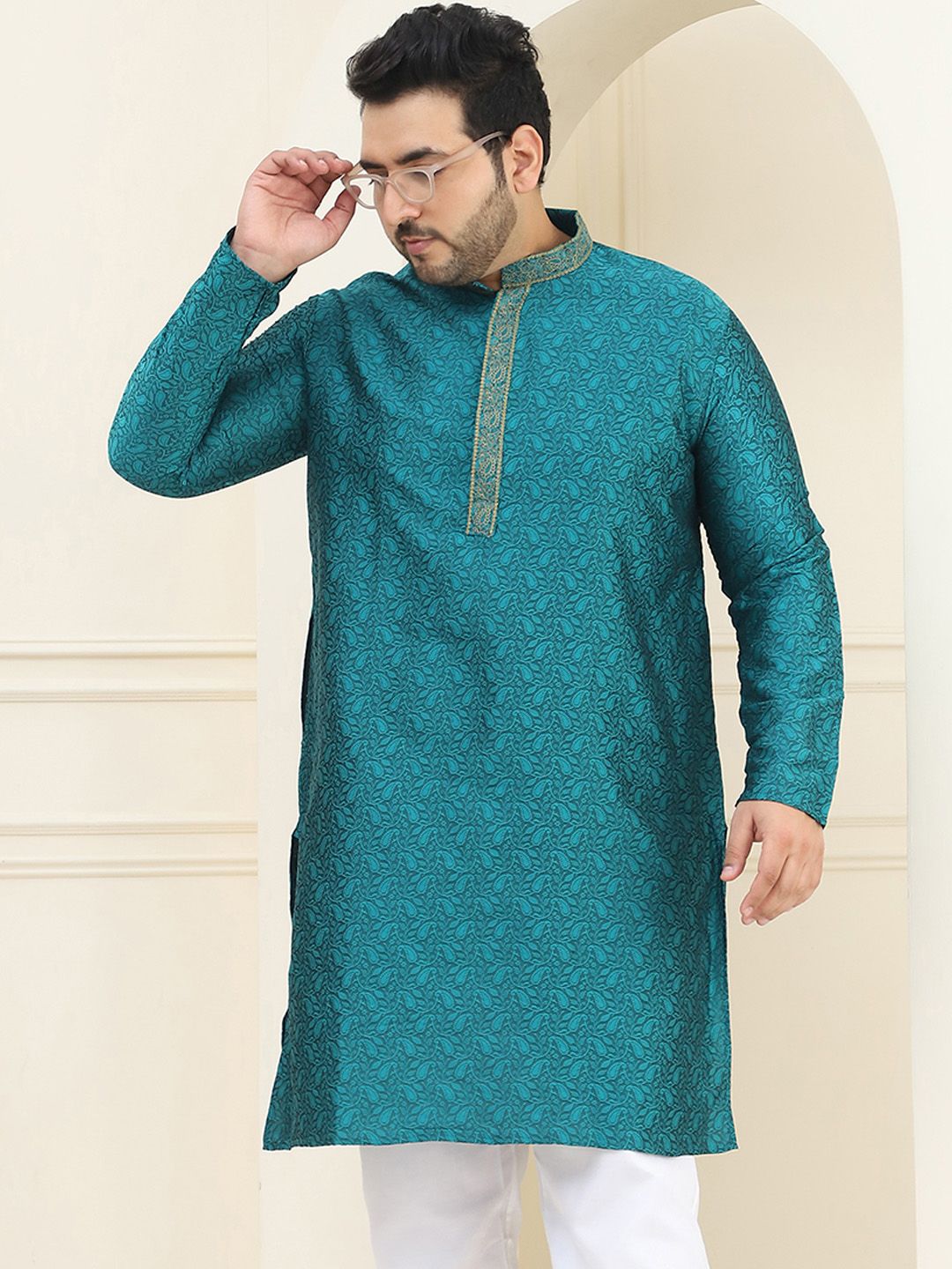 SOJANYA PLUS Size Ethnic Motifs Woven Design Band Collar Straight Kurta