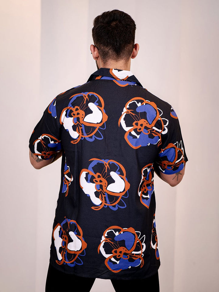 Eszett Graphic Printed Spread Collar Lengan Pendek Baju Kasual Fit Biasa