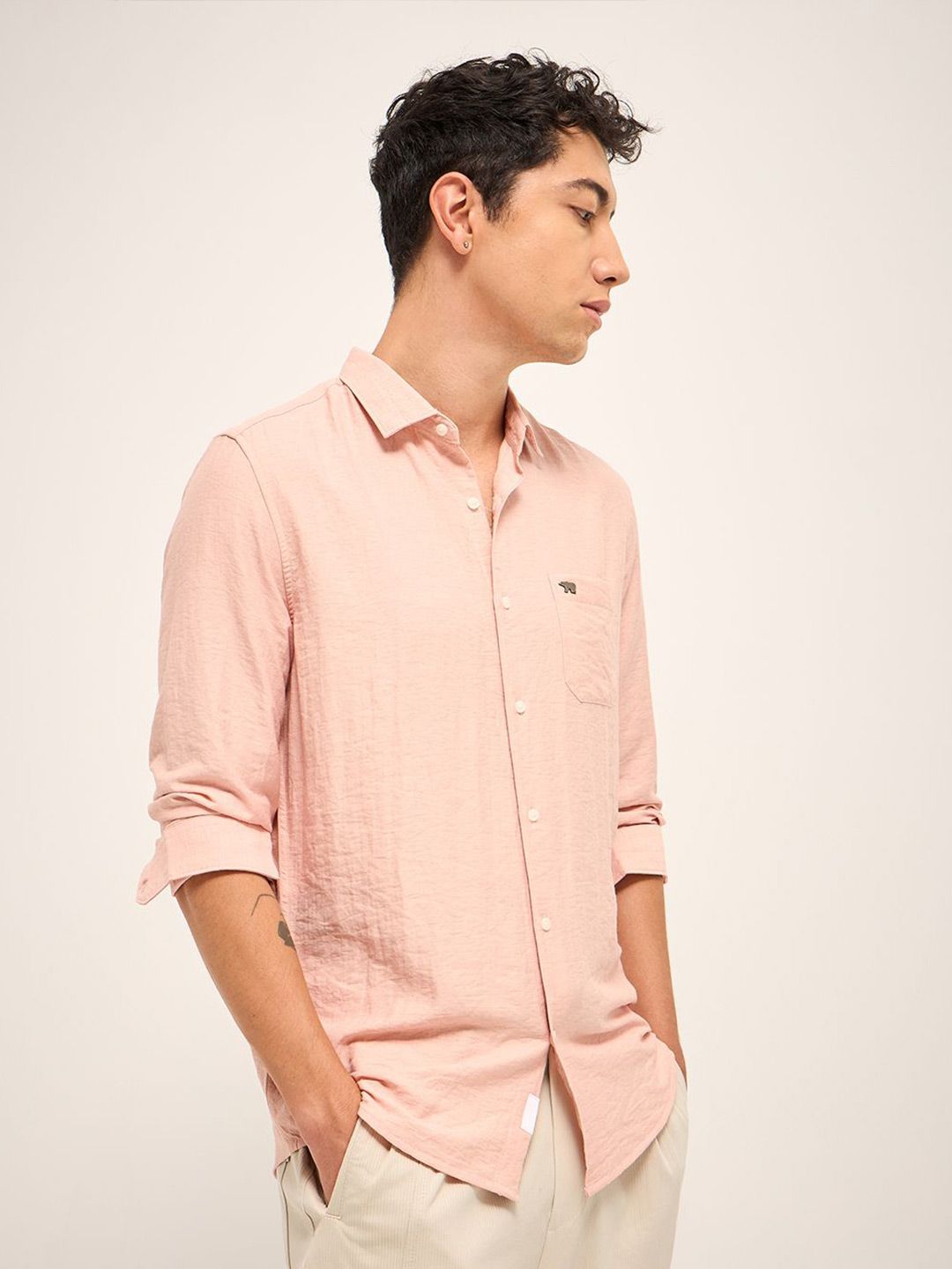 THE BEAR HOUSE Men Spread Collar Solid Nylon Slim Fit Casual Shirt