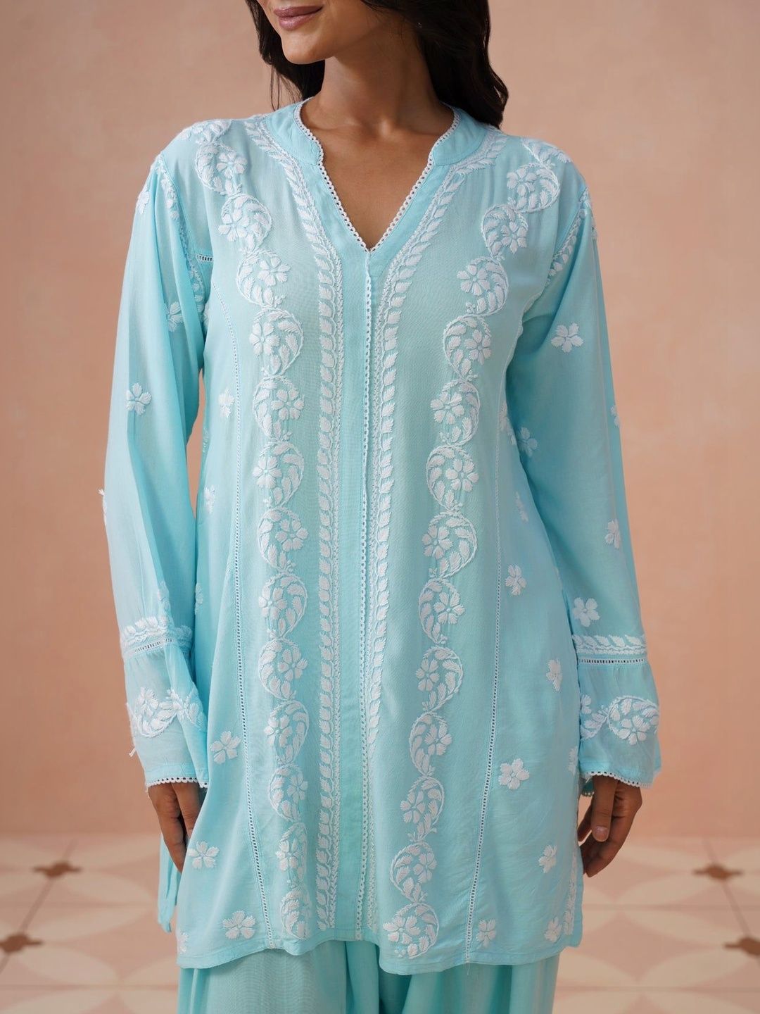 Rumah Chikankari Kurta Chikankari Biasa Wanita dengan Seluar
